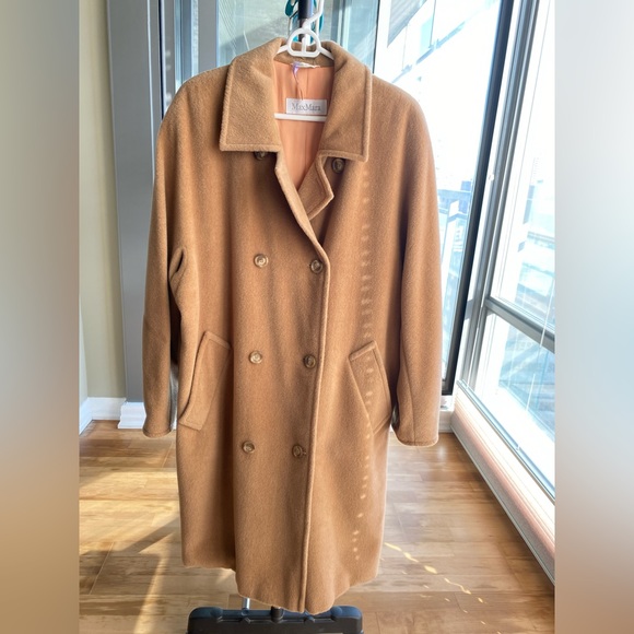 NEVER WORN: MaxMara Icon 101801 Coat 100% Virgin Wool (Orig $5K) - Picture 6 of 14